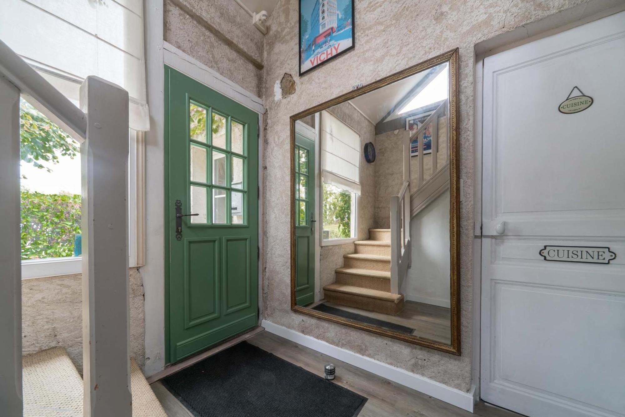 Grande Maison - 3 Et Jardin * Creuzier-le-Neuf